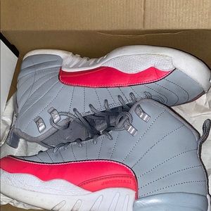 AIR JORDAN 12 RETRO (GS). SIZE:5 1/2Y. UK:5. CM:24